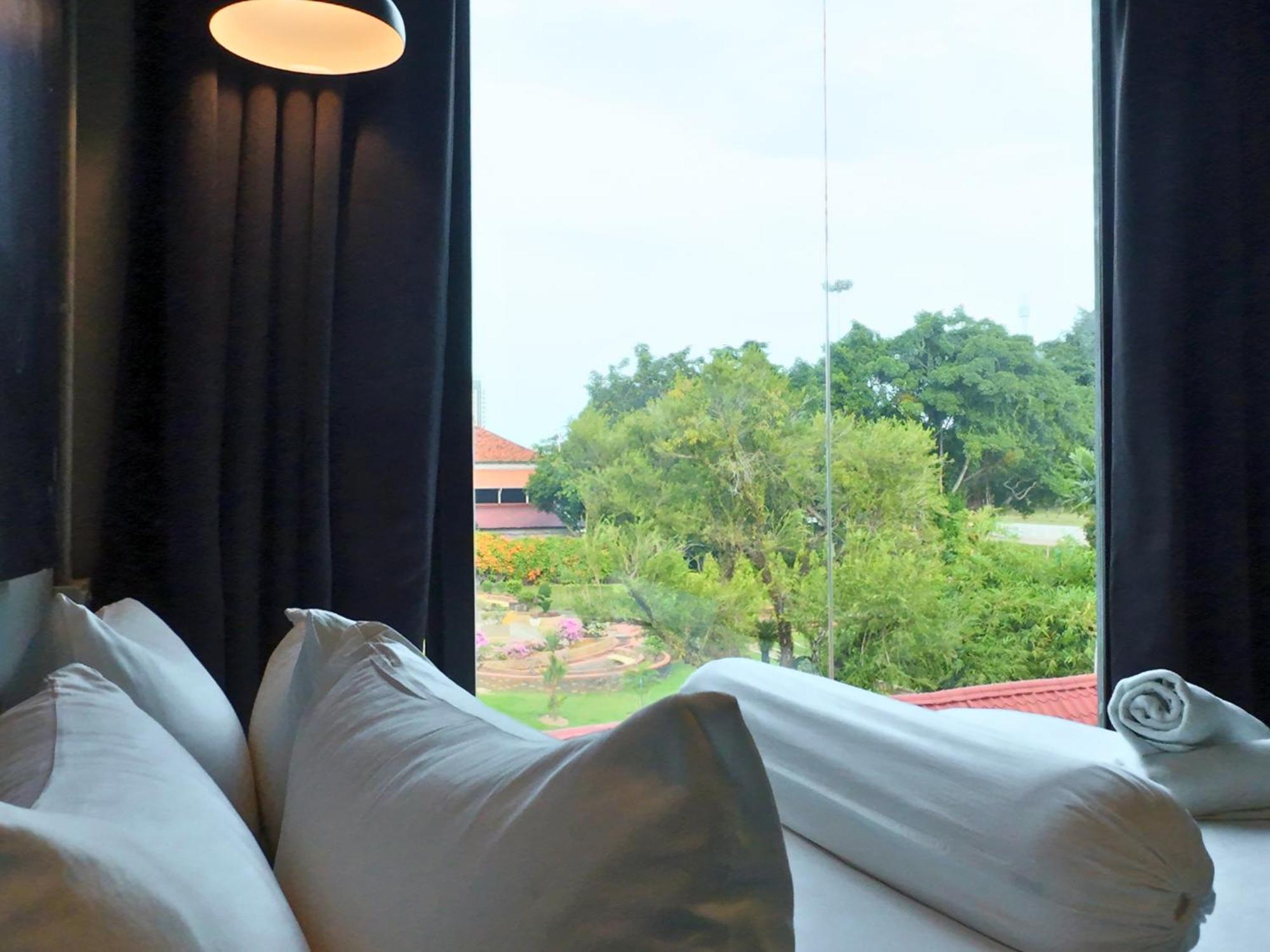 Rucksack Inn Premium Melaka Екстериор снимка