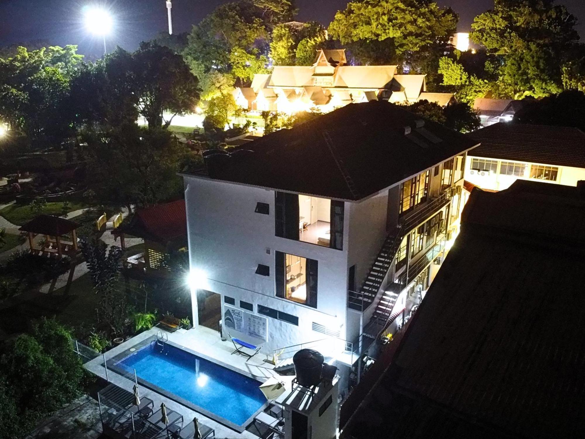 Rucksack Inn Premium Melaka Екстериор снимка